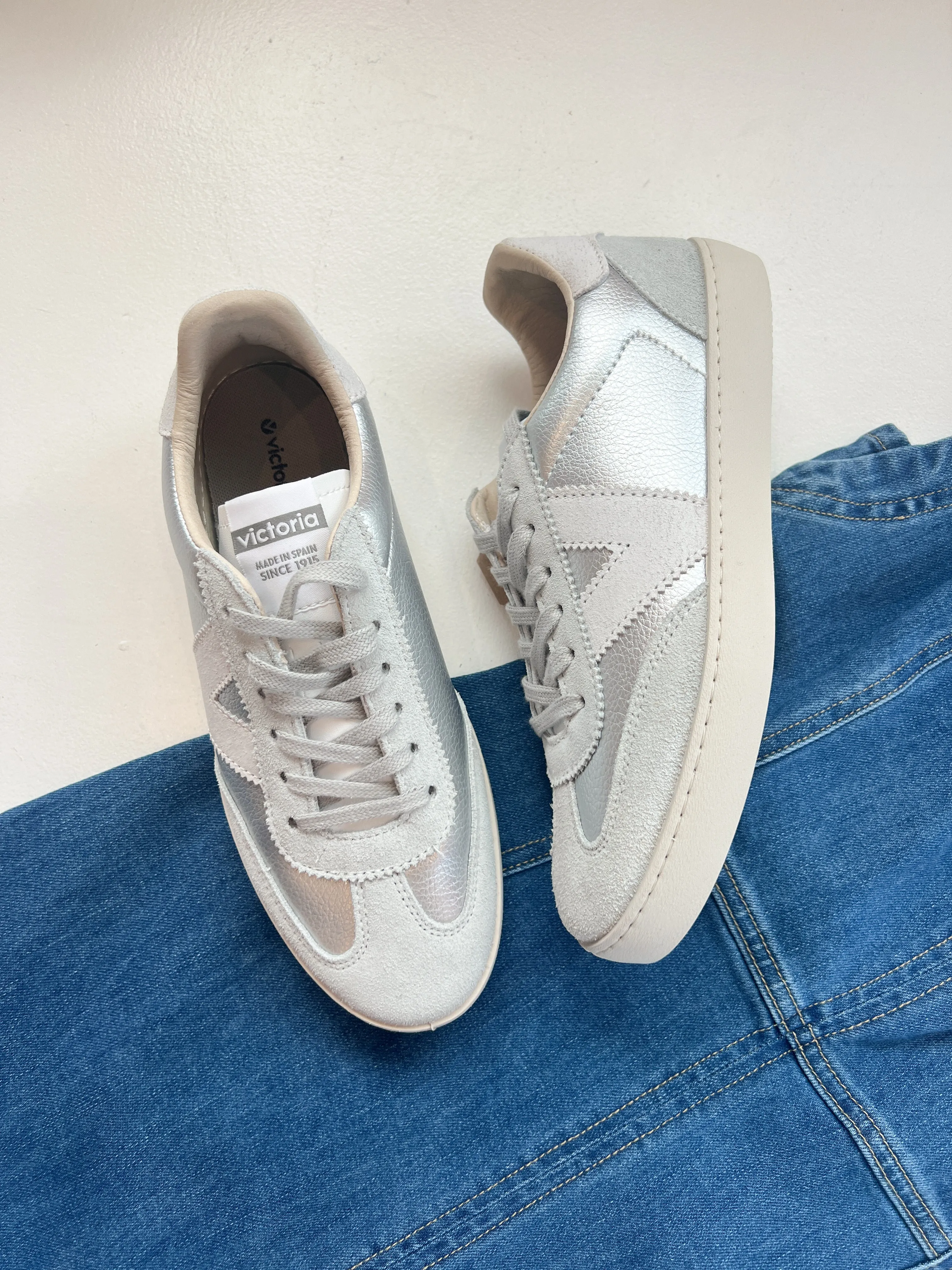 BerlÍn Leather Metallic Sneaker