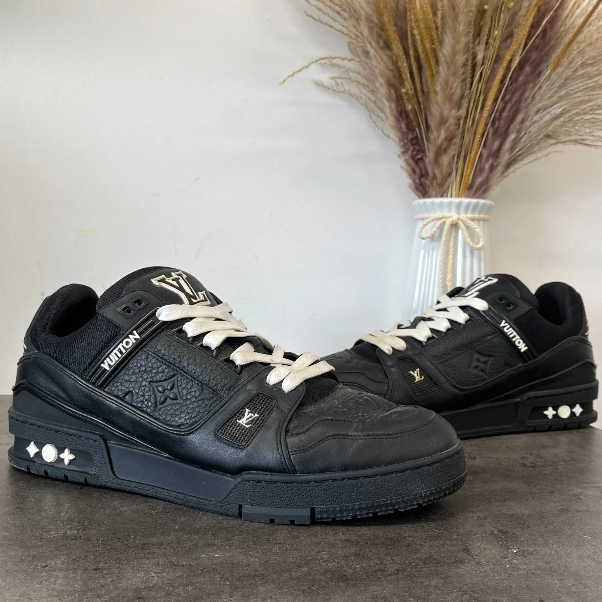 Men's Lv Low Trainers Black Size EU 43.5 / UK 9.5