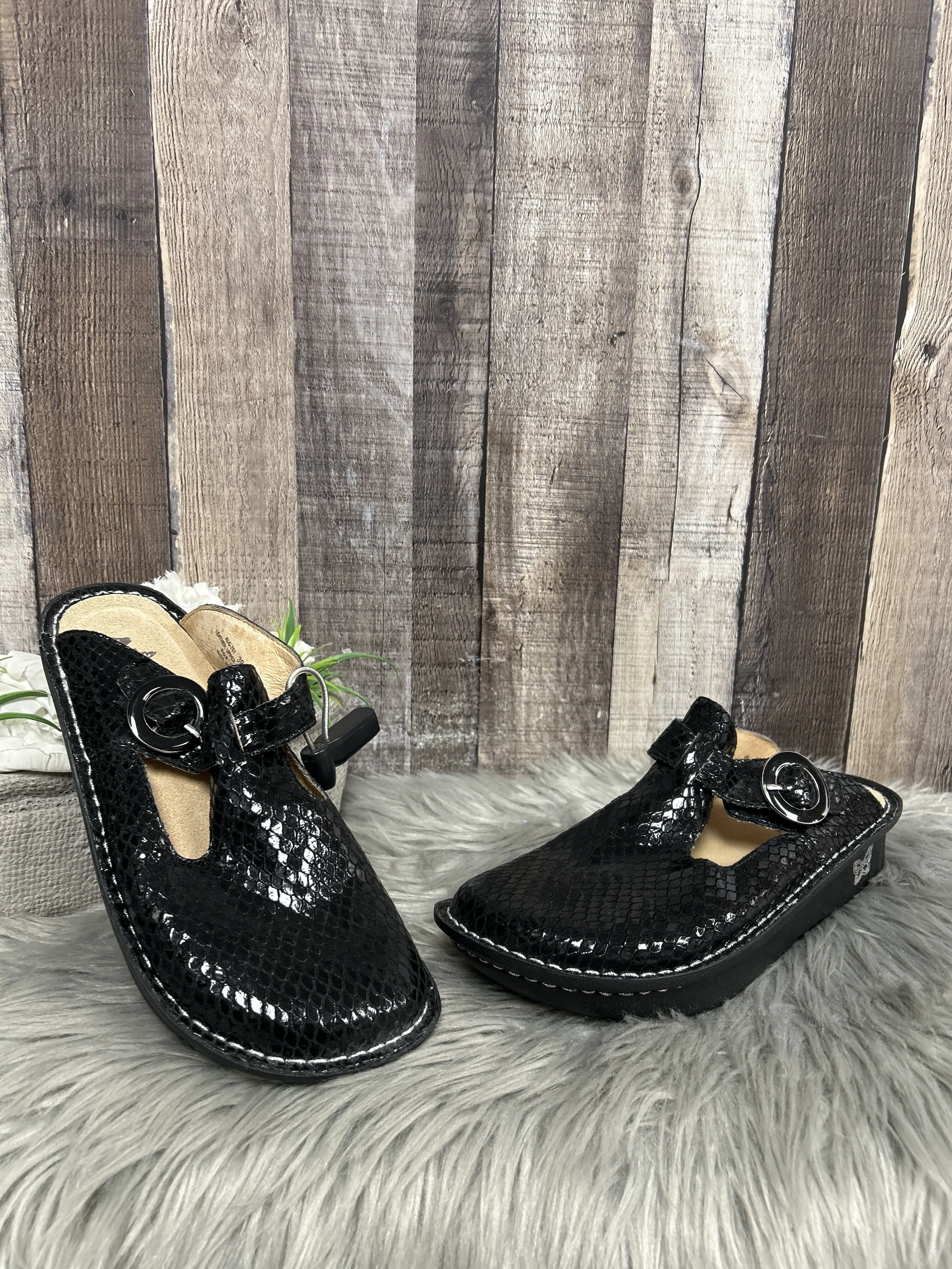 Shoes Flats By Cme  Size: 9