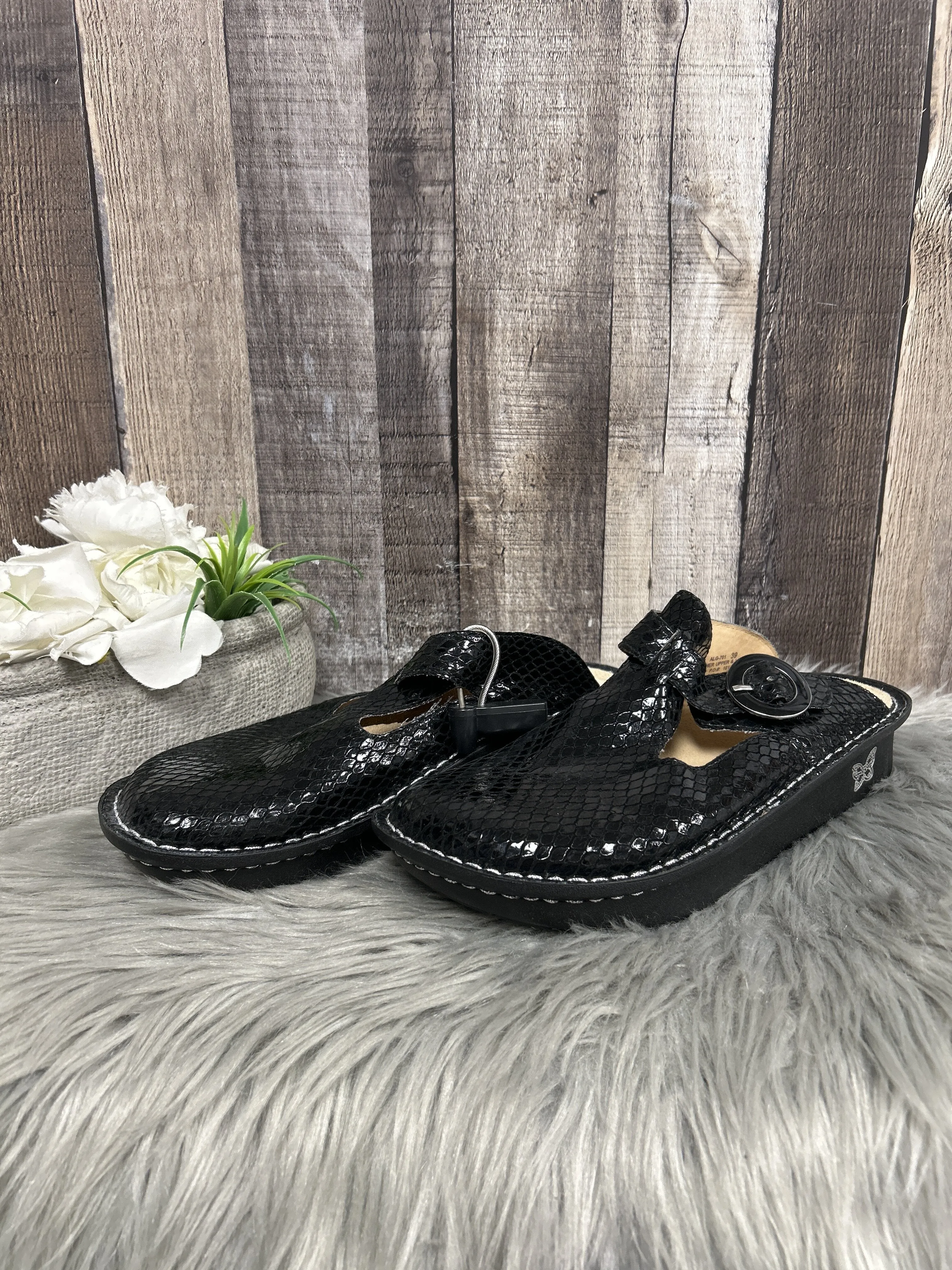 Shoes Flats By Cme  Size: 9