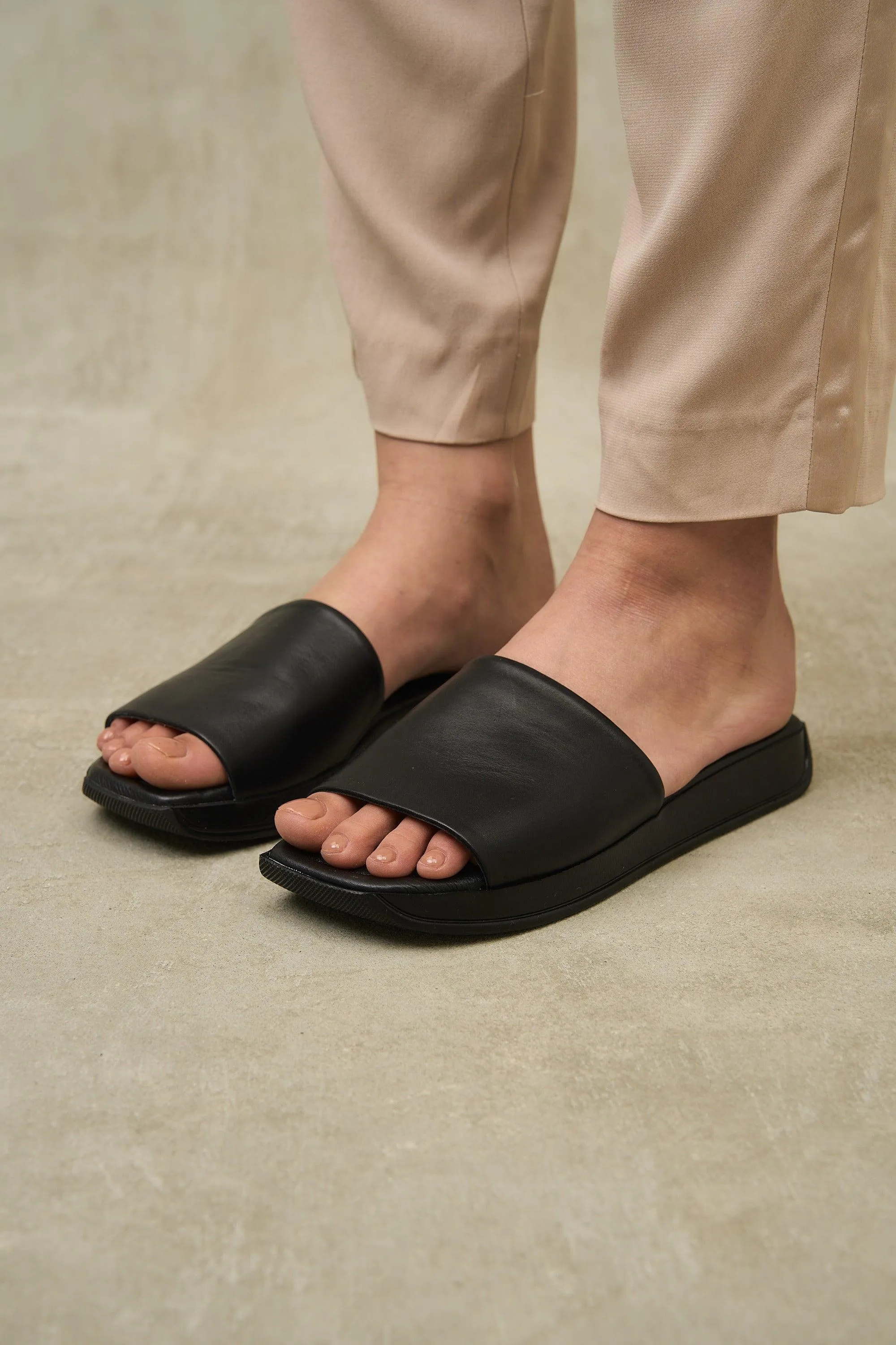 Whiz Slides - Beige