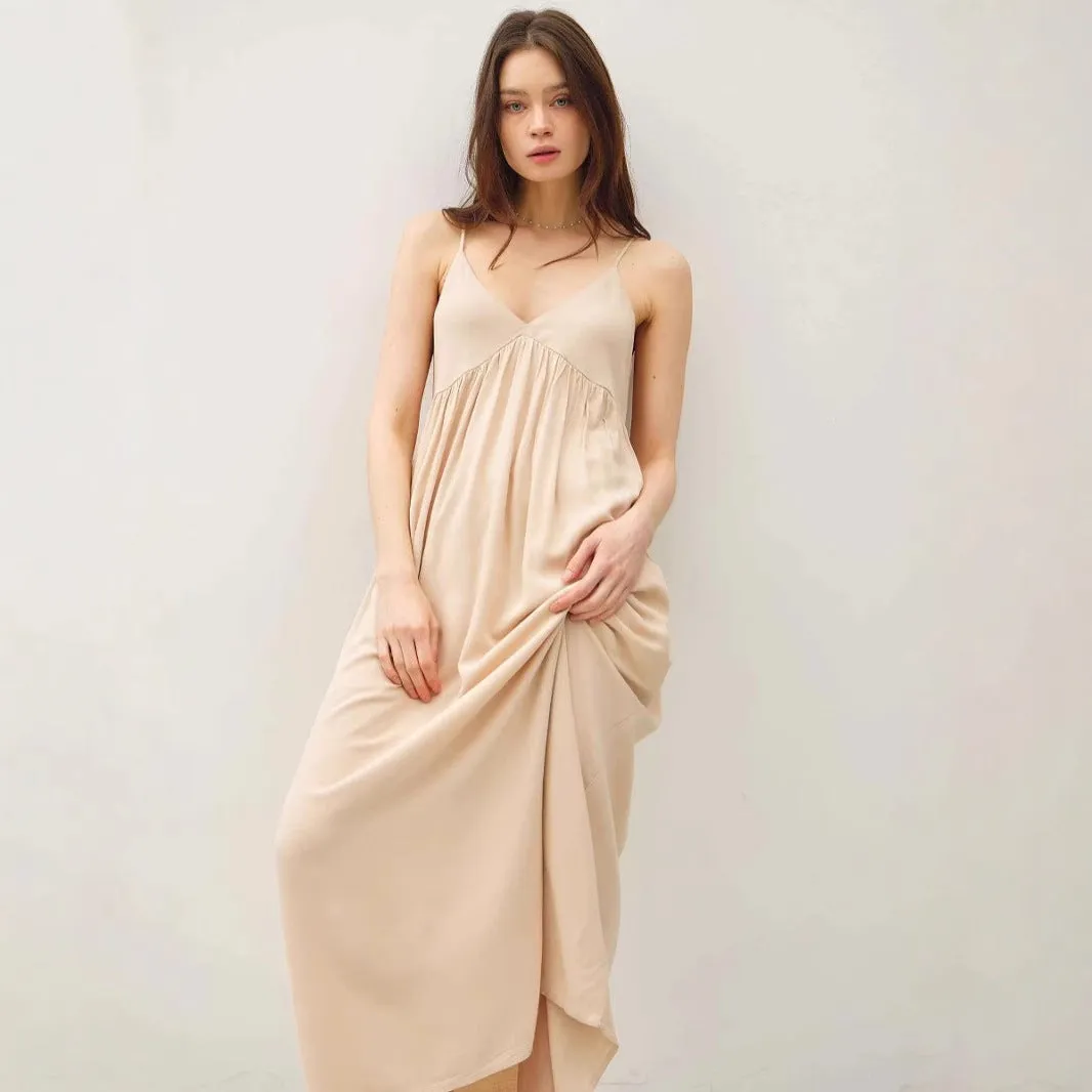 Womens Maxi Dress  Flowy Fit  Lightweight Chiffon  V-Neck  Spaghetti Straps